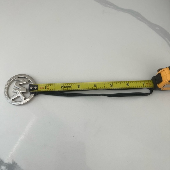 Michael Kors Leather Bag Charm. - Picture 6 of 11